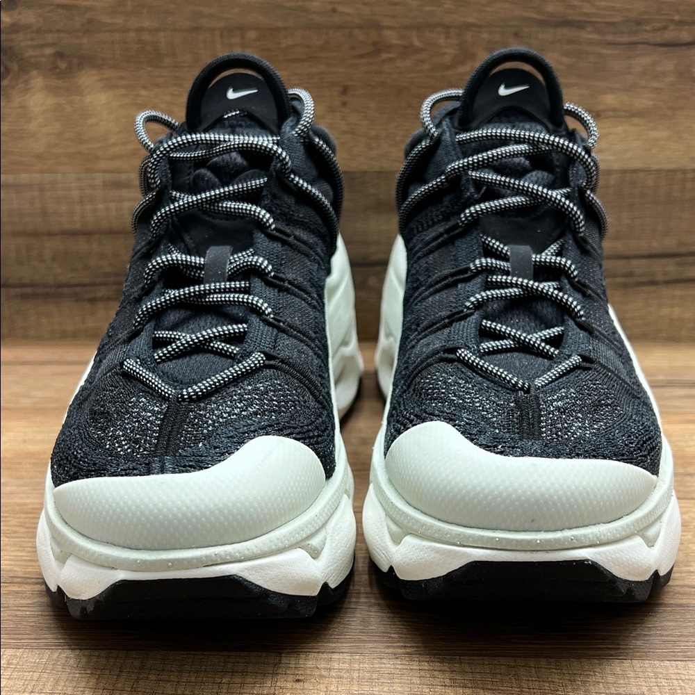 Nike Black and White Athletic Shoes NIKE AIR MAX FLYKNIT VENTURE BRAND NEW - Picture 3 of 10